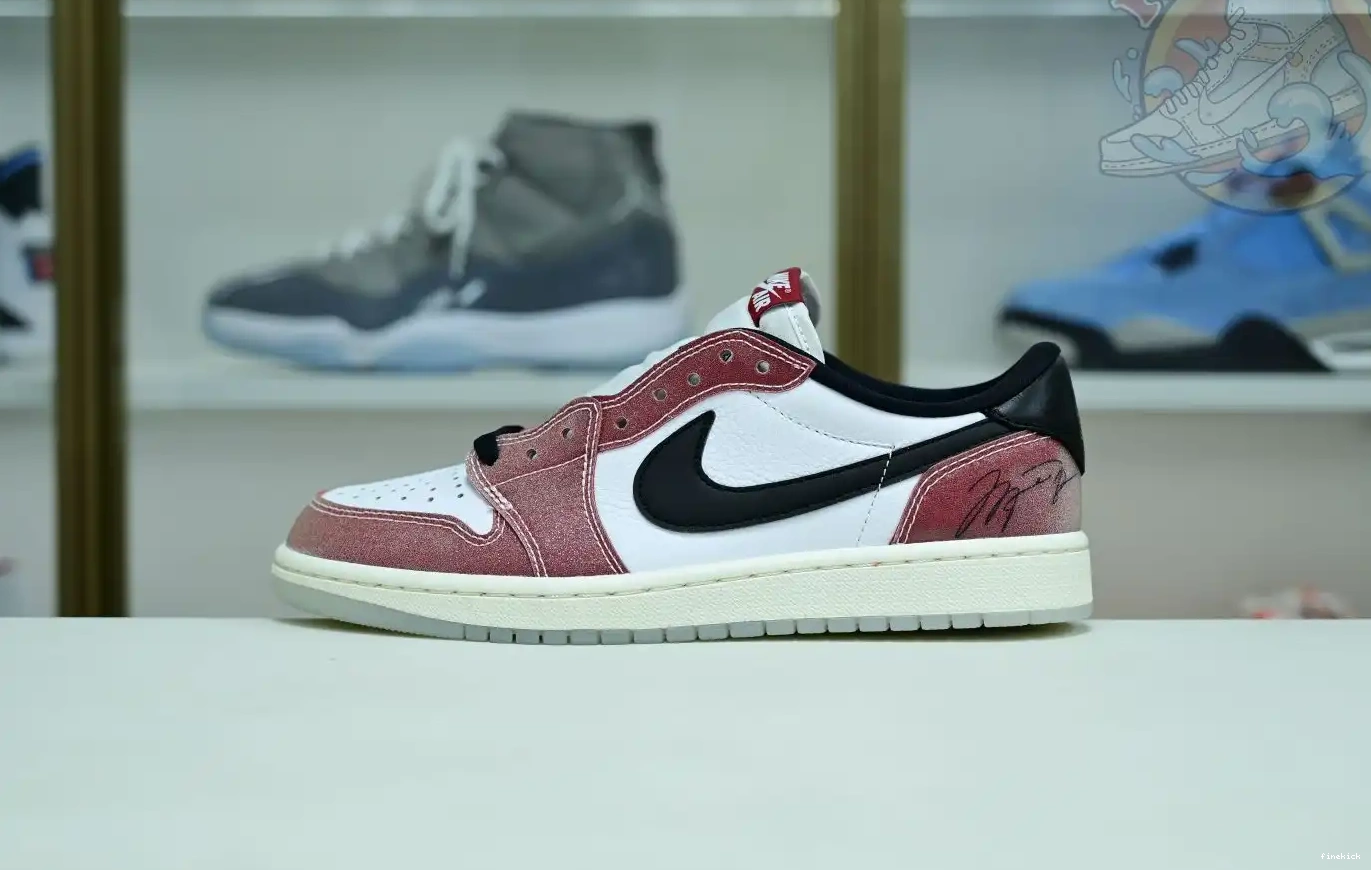 Air Low x OG Trophy Jordan Jordan1 Room 0322