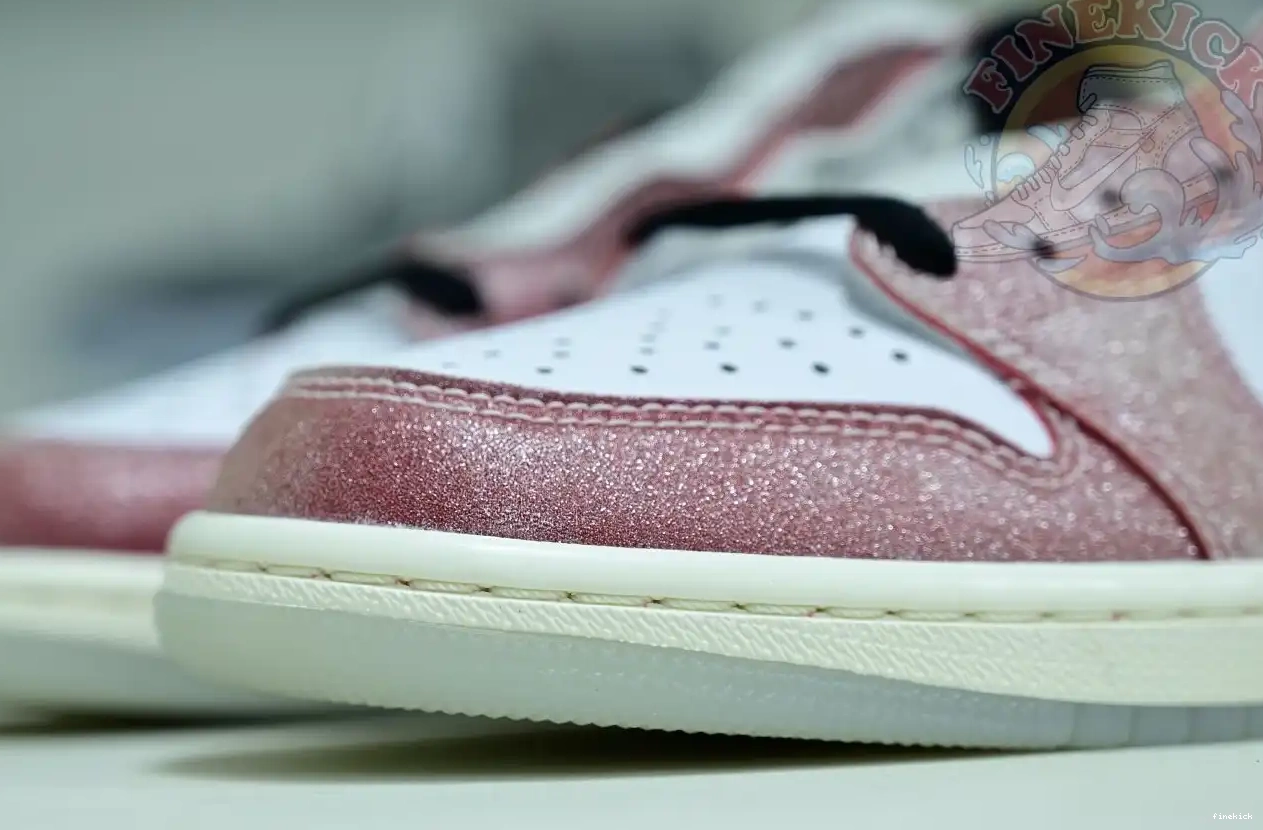 Air Low x OG Trophy Jordan Jordan1 Room 0322