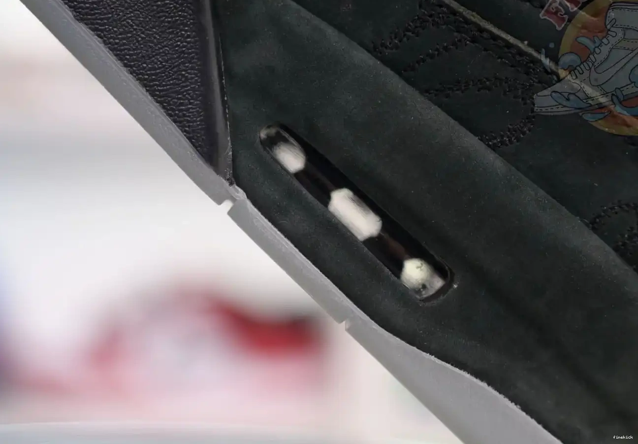 black Jordan Air Jordan kaws 4 0320