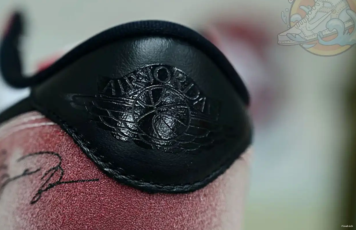 Air Low x OG Trophy Jordan Jordan1 Room 0322