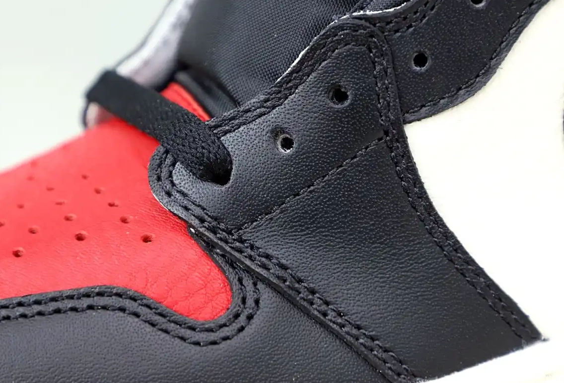 1 AIR JORDAN HIGH RETRO OG 'BRED TOE' 0320