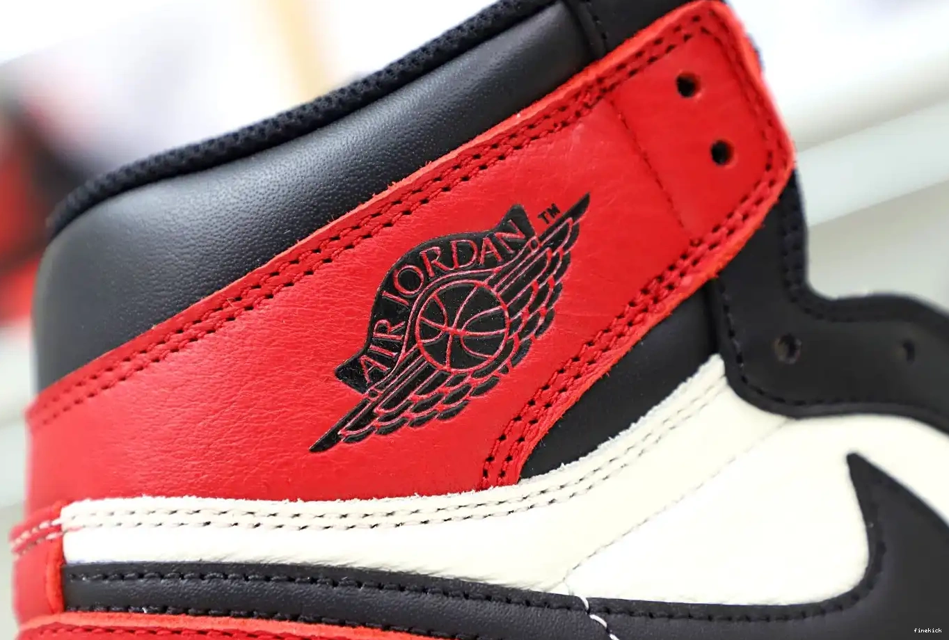 1 AIR JORDAN HIGH RETRO OG 'BRED TOE' 0320