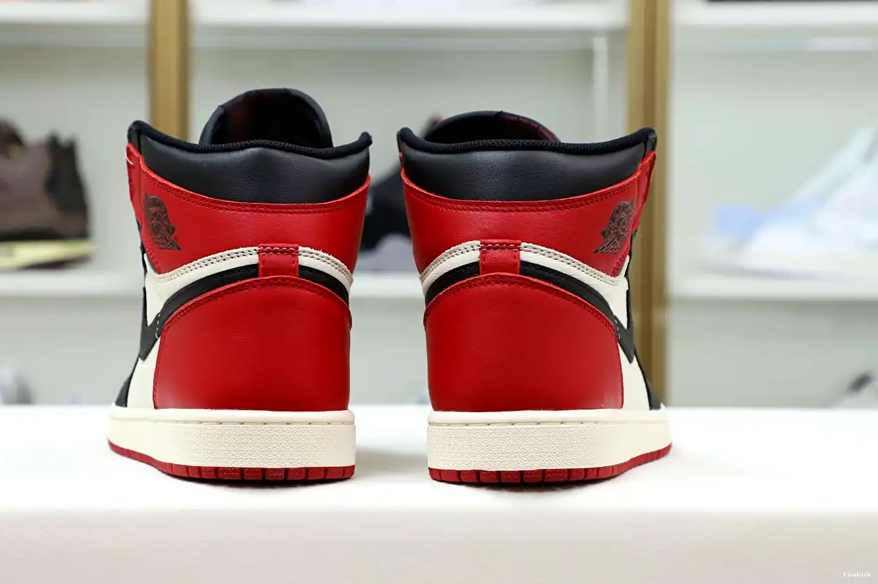 1 AIR JORDAN HIGH RETRO OG 'BRED TOE' 0320