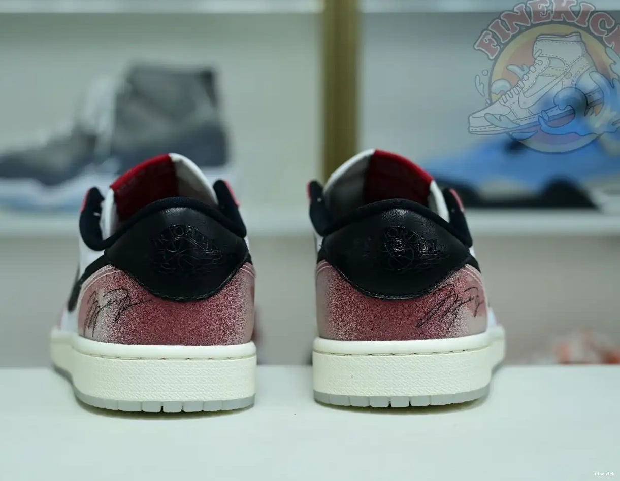 Air Low x OG Trophy Jordan Jordan1 Room 0322