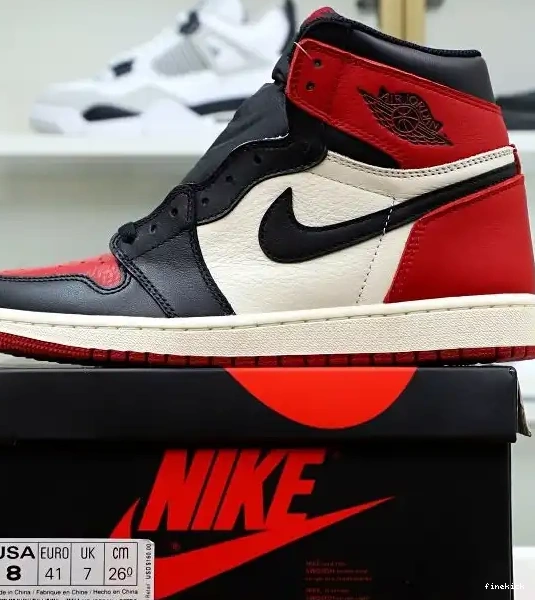 1 AIR JORDAN HIGH RETRO OG 'BRED TOE' 0320