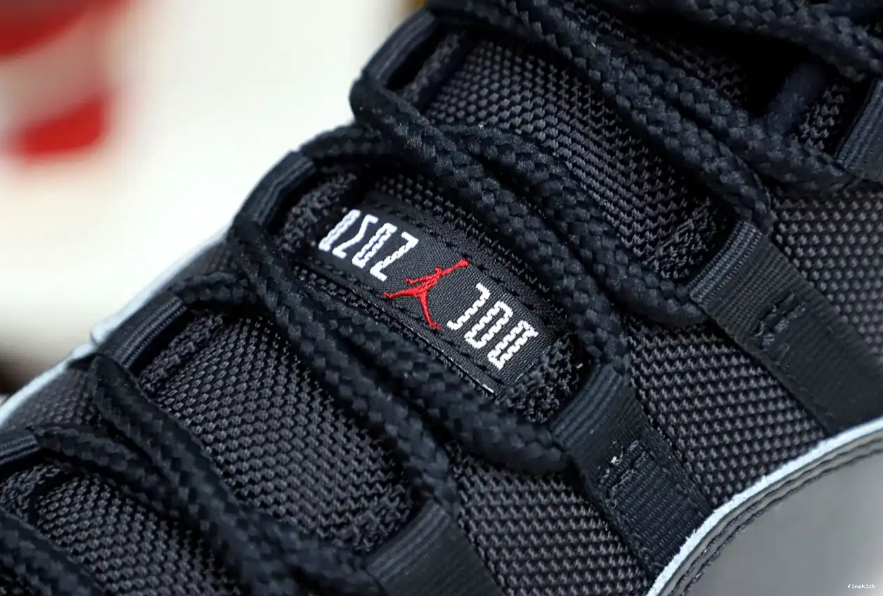 AIR 11 2019 JORDAN RETRO 'BRED' 0321